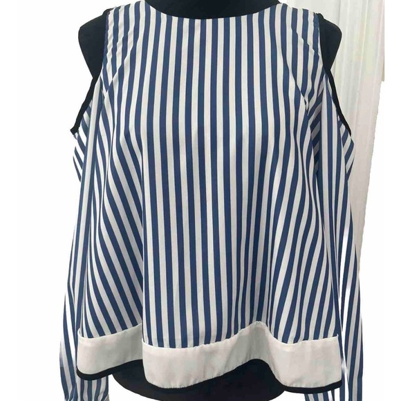 Women’s Mustard Seed size M long sleeve cut out shoulder open back blouse. - Picture 1 of 10